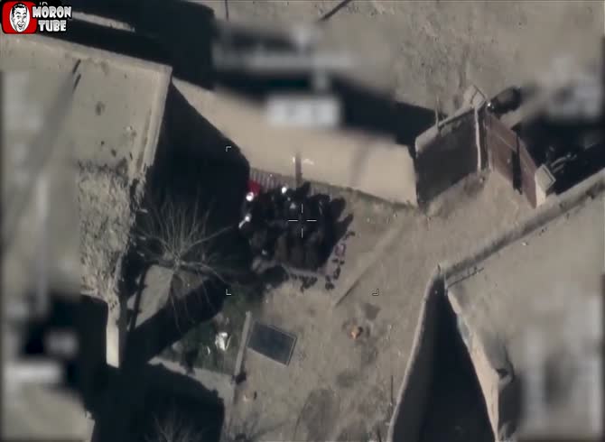 Video :Afghanistan - an American missile strikes a Taliban group directly